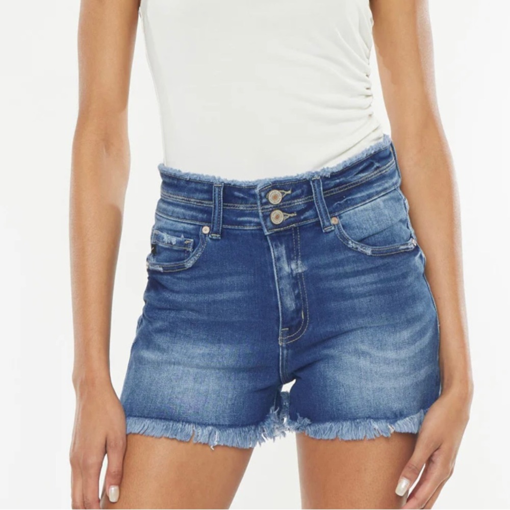 KanCan Cruz High Rise Shorts Medium Wash NWT Sz Medium